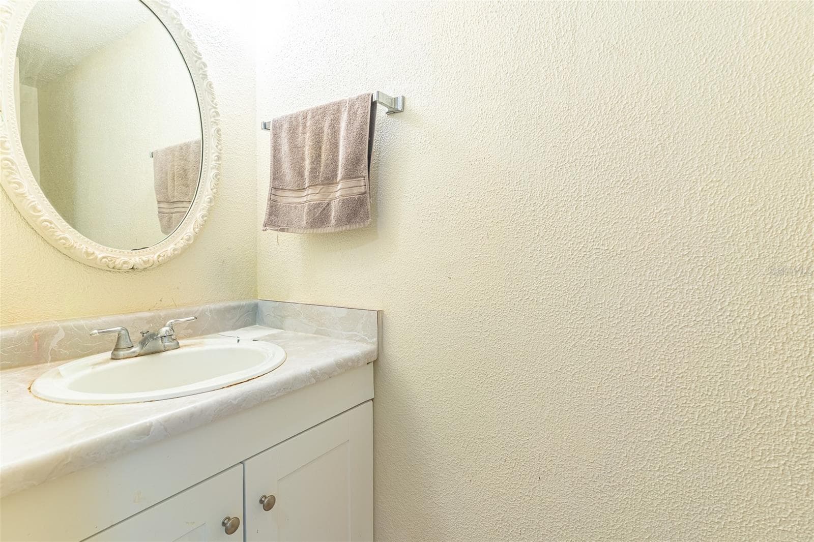 Condominium at 709 RUSSELL LN #222, BRANDON, photo 9 of 18