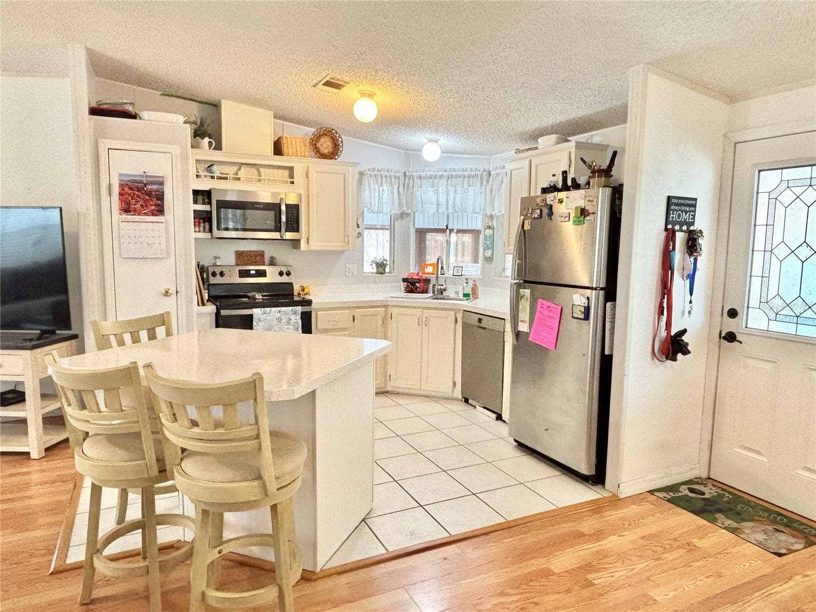 Kitchen - 102 AMERICANA CT NE #206, ST PETERSBURG