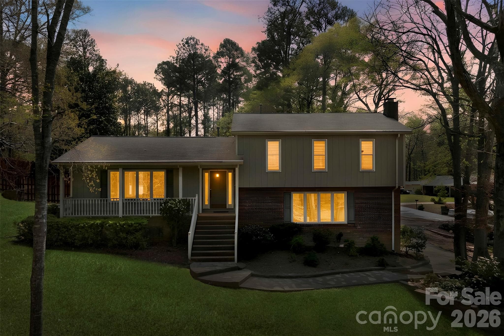 Single Family Residence at 501 Mountainbrook Road, Lancaster, photo 2 of 42