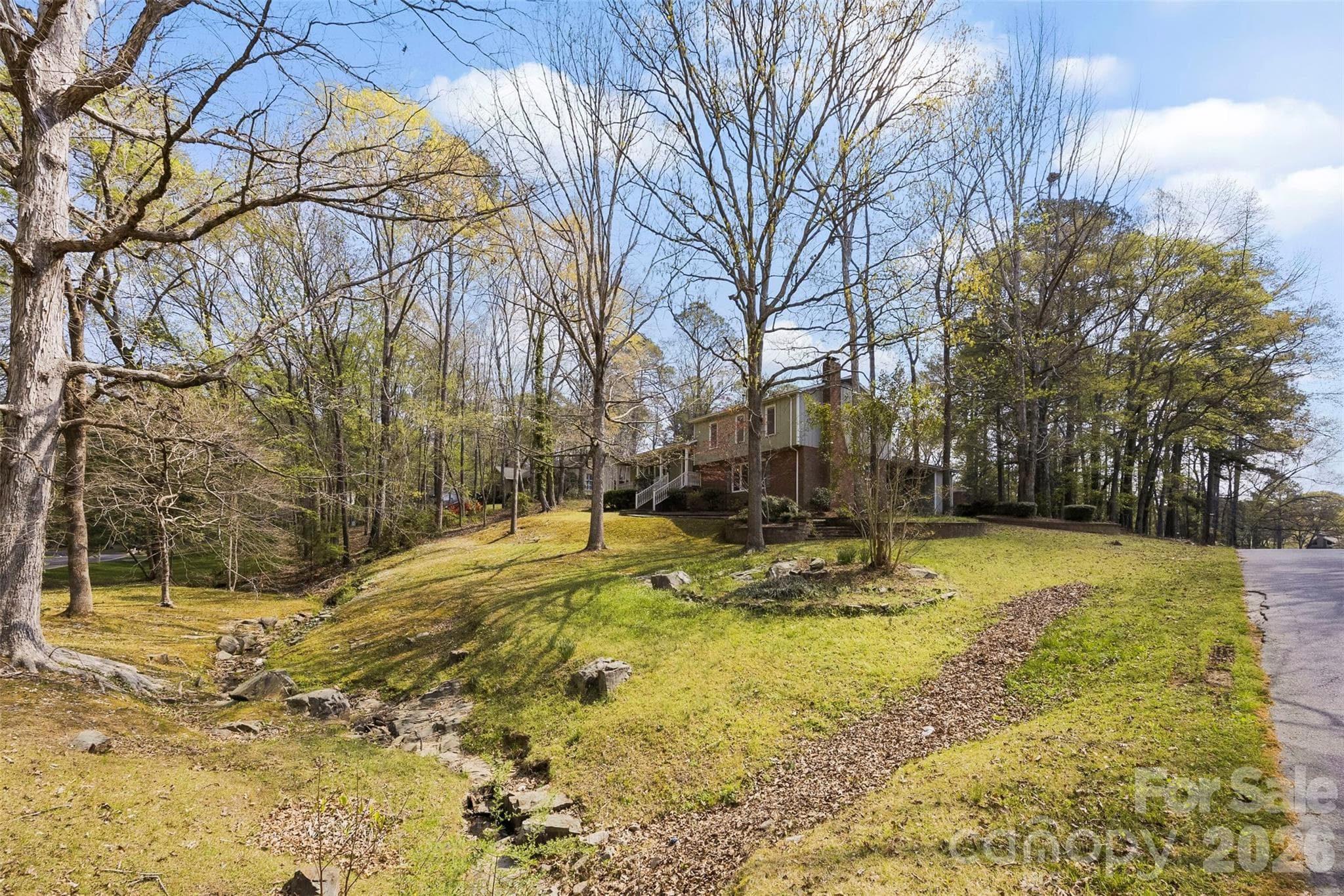 Single Family Residence at 501 Mountainbrook Road, Lancaster, photo 4 of 42