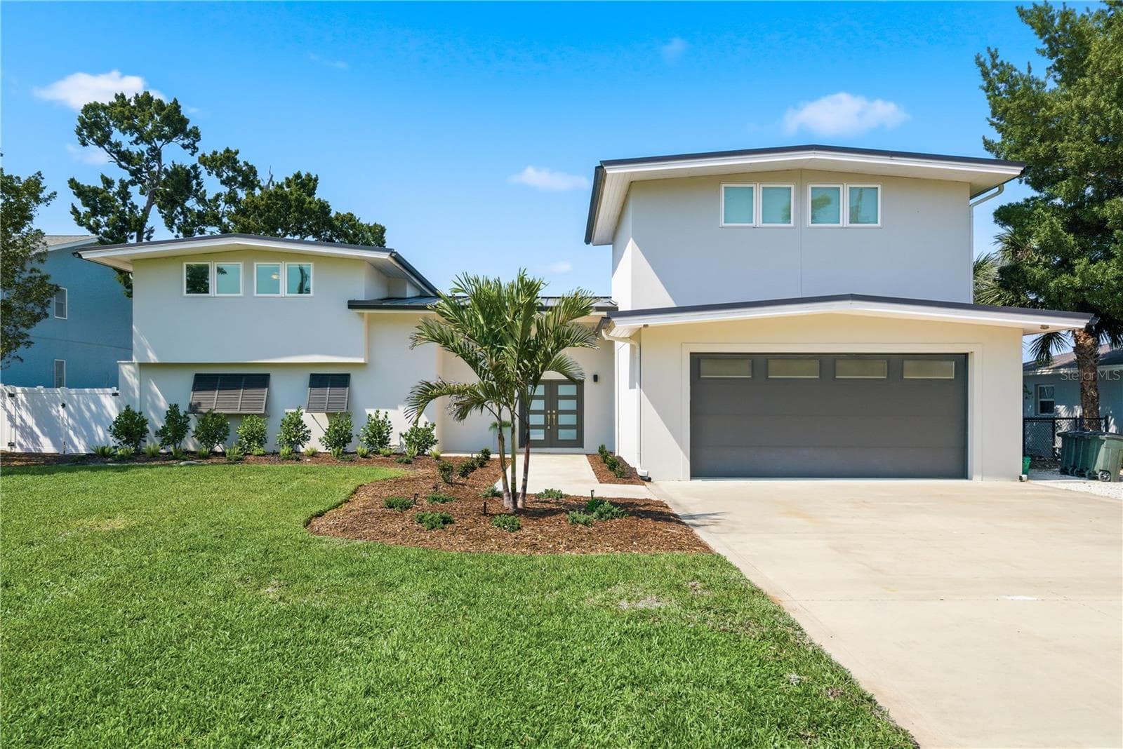 Front Exterior - 915 BAYSHORE DR, TARPON SPRINGS