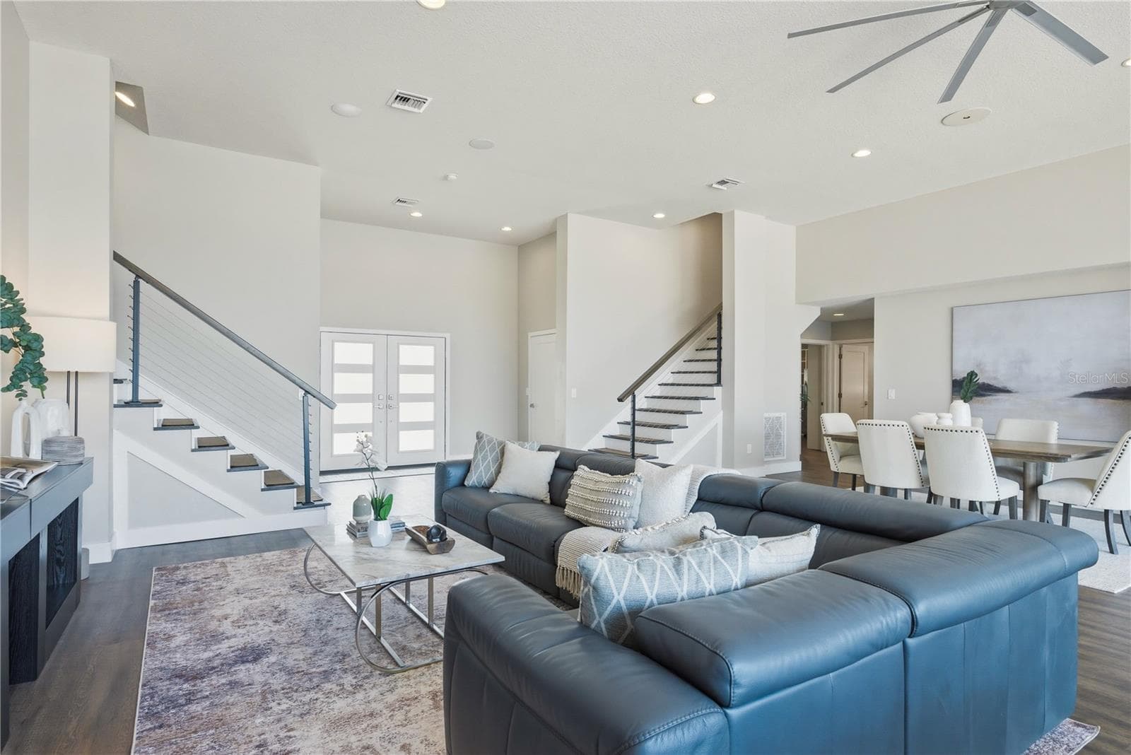 Living Room - 915 BAYSHORE DR, TARPON SPRINGS