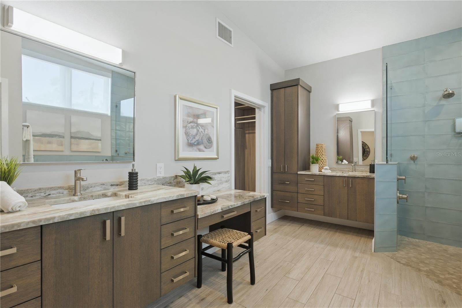 Primary Bath - 915 BAYSHORE DR, TARPON SPRINGS