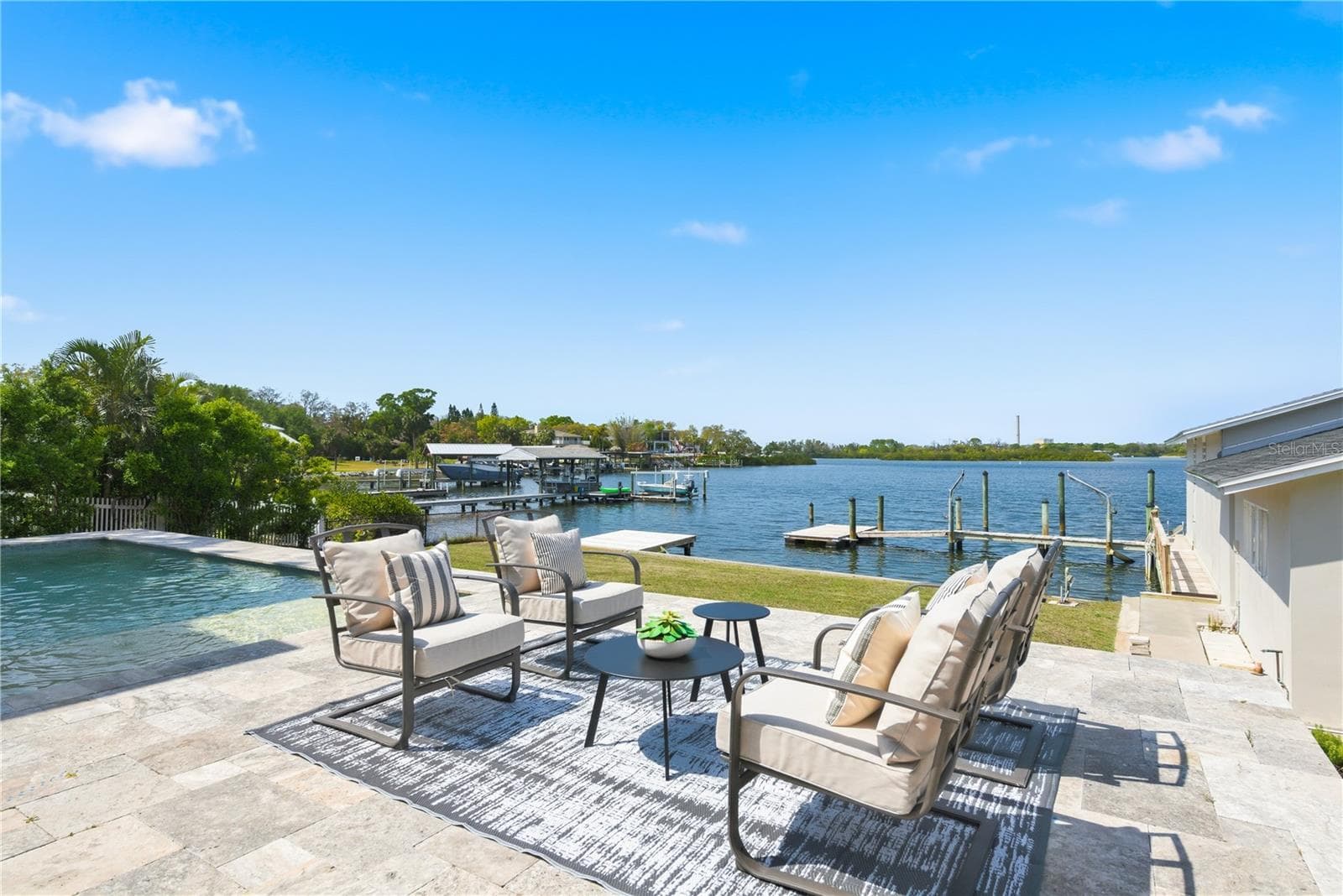 Patio and Pool - 915 BAYSHORE DR, TARPON SPRINGS