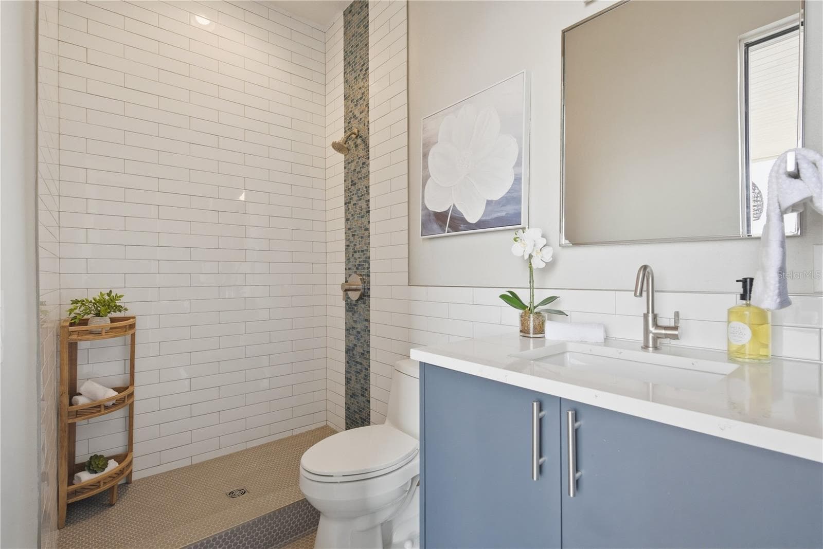 Cabana Bathroom - 915 BAYSHORE DR, TARPON SPRINGS