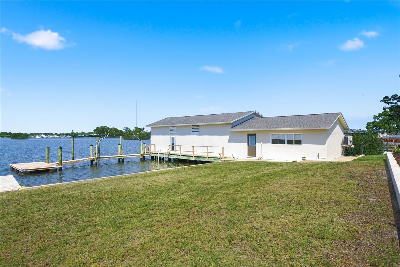 Boat and Guest House - 915 BAYSHORE DR, TARPON SPRINGS