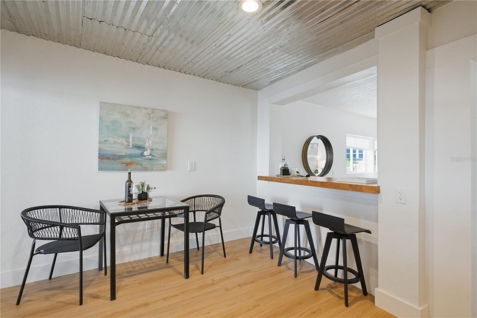 Guest House Eating Area and Kitchen Bar - 915 BAYSHORE DR, TARPON SPRINGS