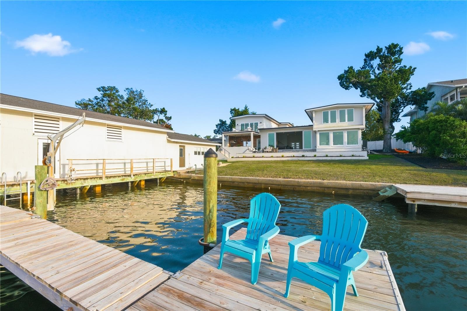 Dock view Back Exterior - 915 BAYSHORE DR, TARPON SPRINGS