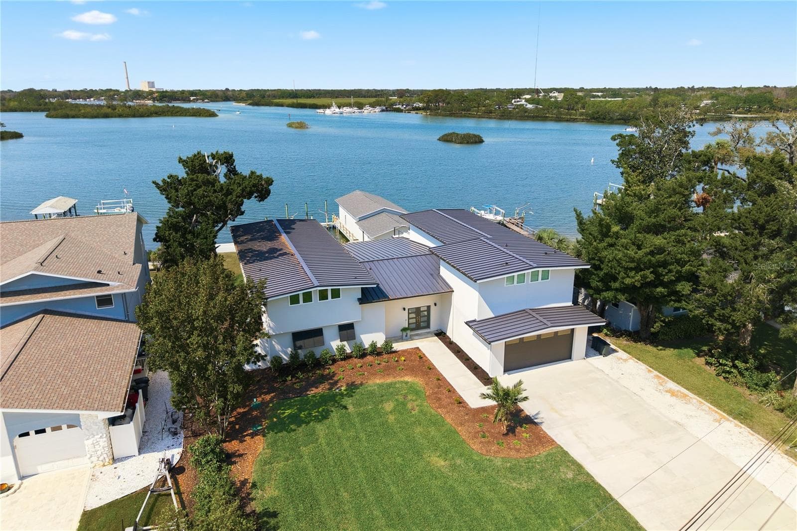 Front Aerial - 915 BAYSHORE DR, TARPON SPRINGS