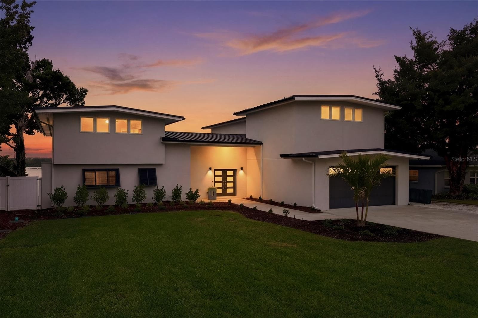 Front Exterior - 915 BAYSHORE DR, TARPON SPRINGS
