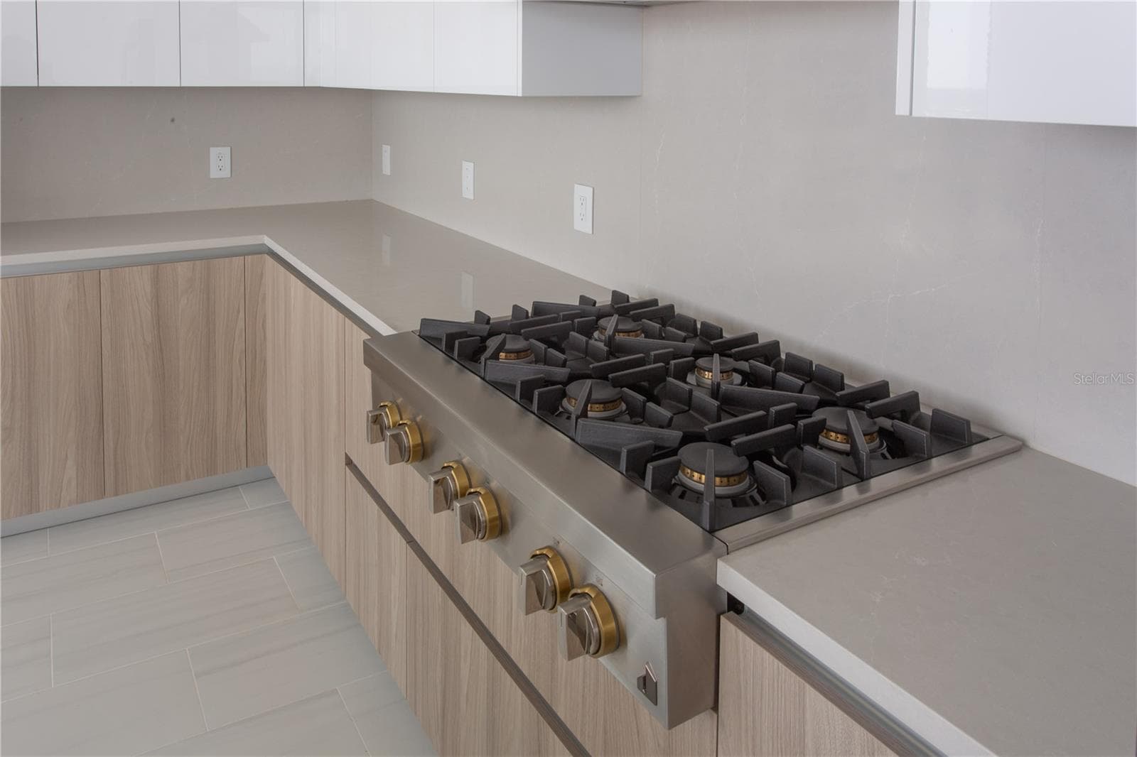 Condominium at 400 CENTRAL AVE #2001, ST PETERSBURG, photo 12 of 46