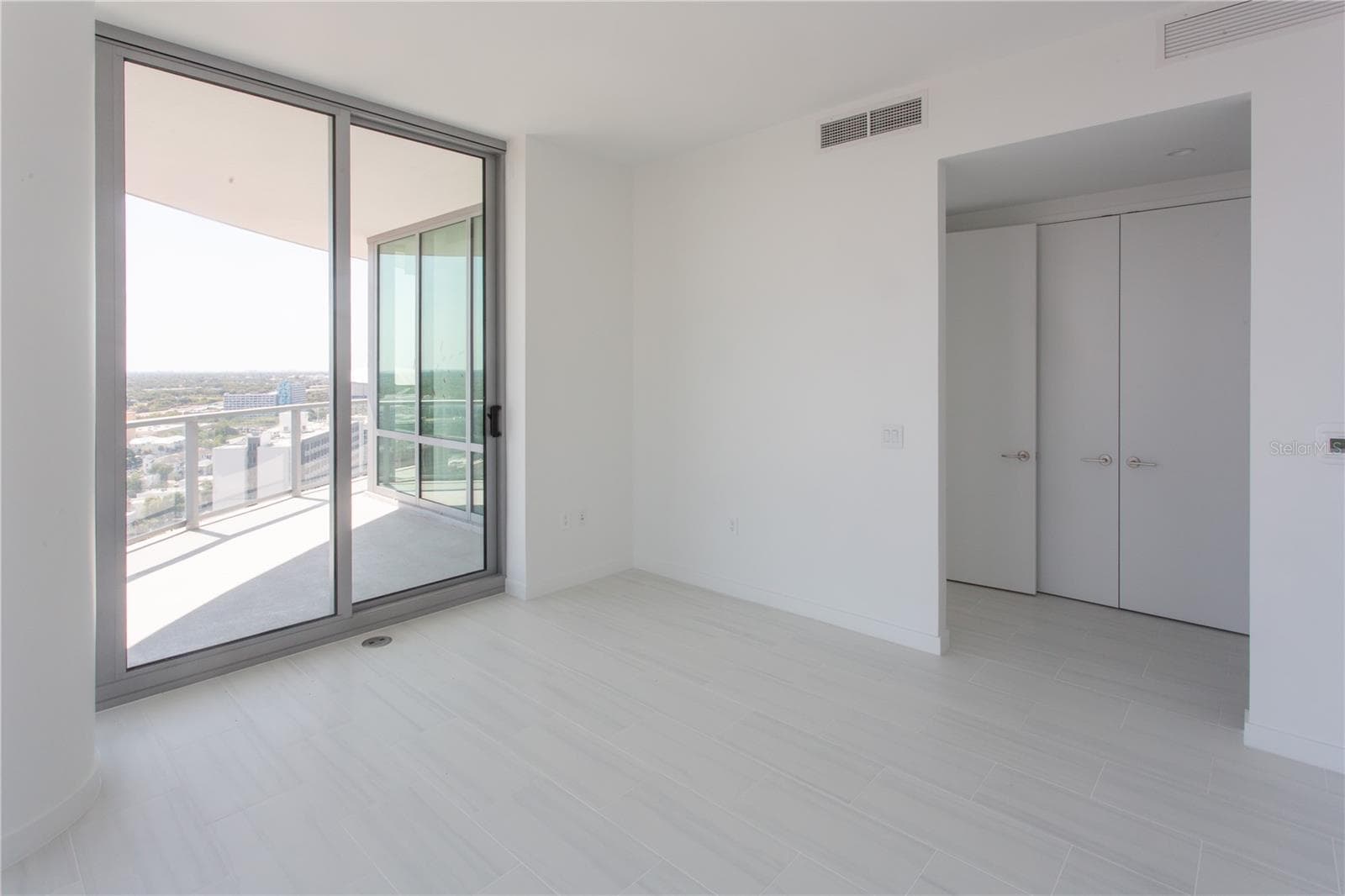 Condominium at 400 CENTRAL AVE #2001, ST PETERSBURG, photo 19 of 46