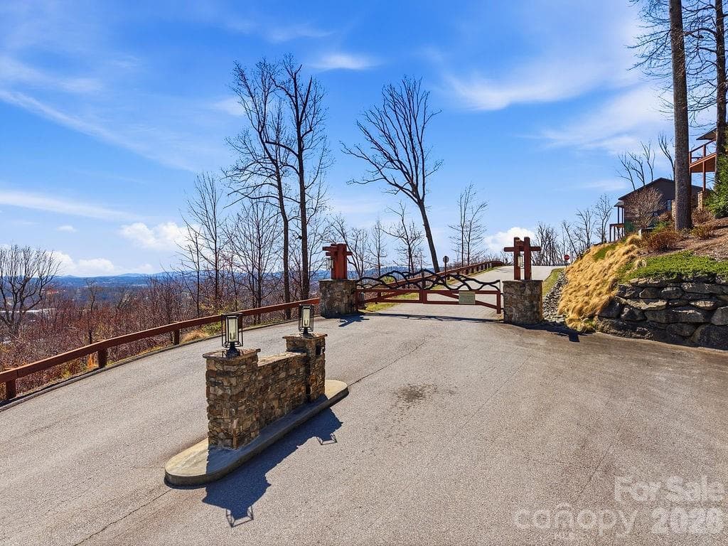 The Boulders entryway and gates. - 367 Curtain Bluff, Hendersonville