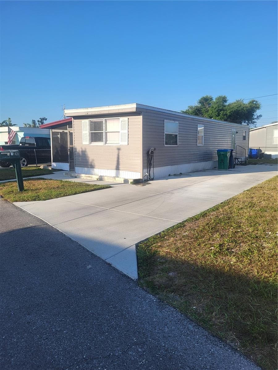 6580 SEMINOLE BLVD #424