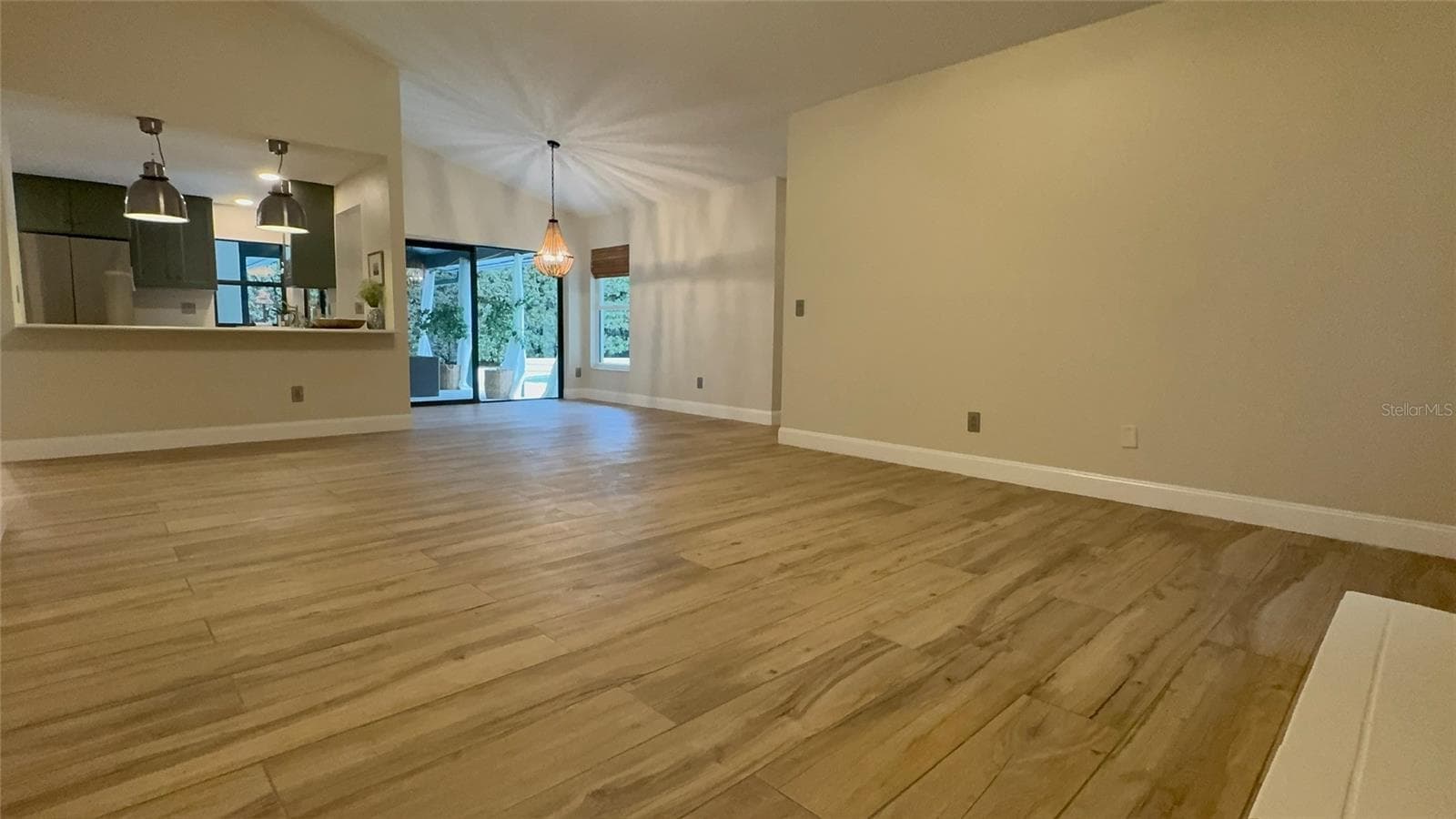FAMILY ROOM - 9115 BAY SIDE CT, ORLANDO