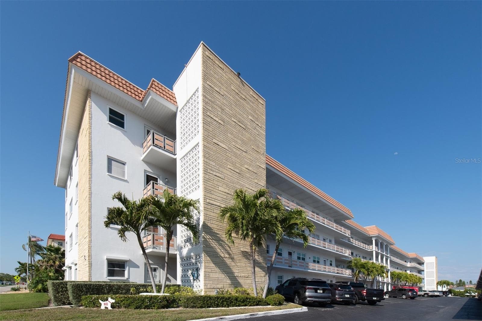 ETON BUILDING - 3128 59TH ST S #303, GULFPORT
