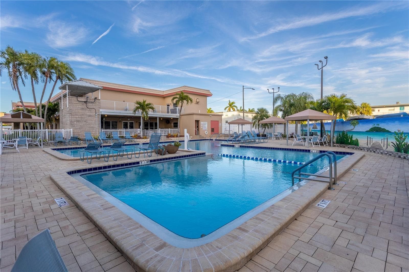 FOUR HEATED POOLS! - 3128 59TH ST S #303, GULFPORT