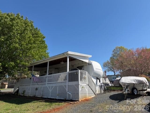 Single Family Residence at 145 Grand View Drive, New London, photo 2 of 18