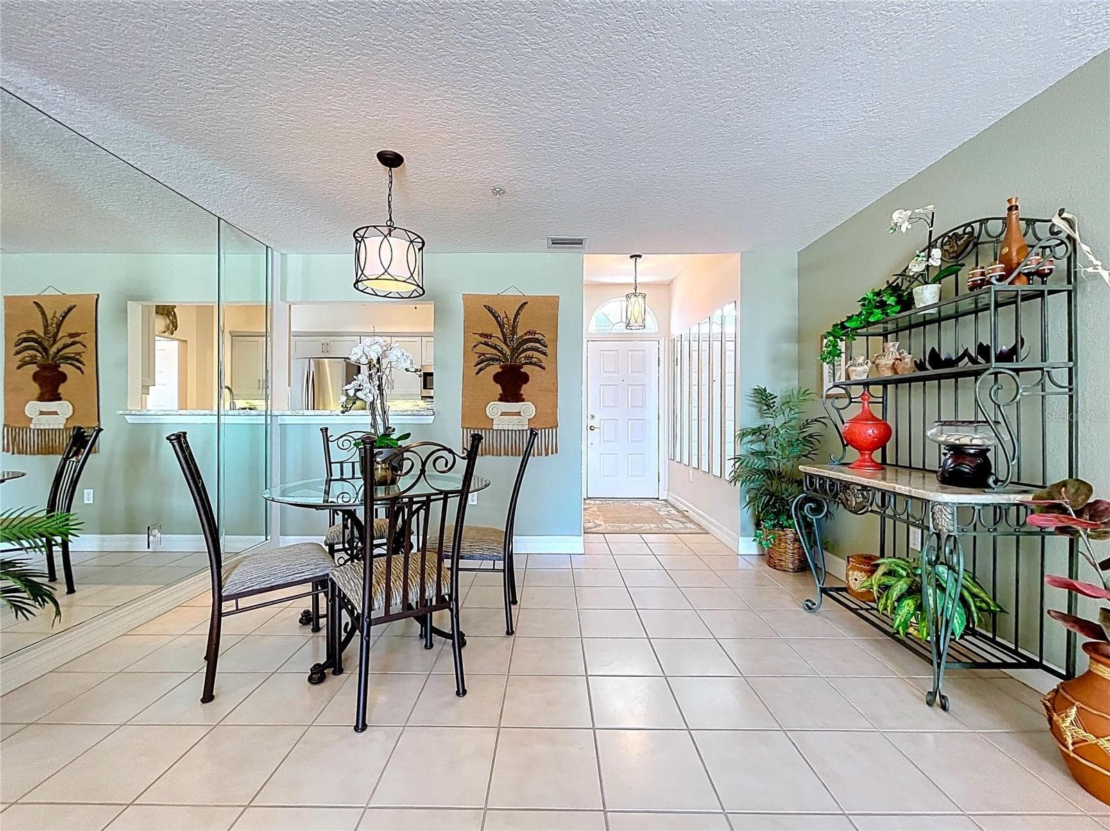 Condominium at 7 ISLAND PARK PL #204, DUNEDIN, photo 10 of 85
