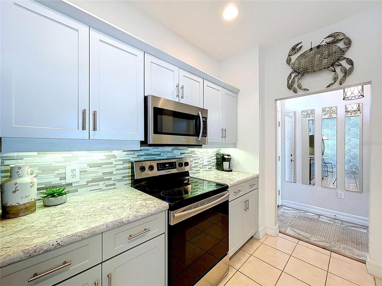 Condominium at 7 ISLAND PARK PL #204, DUNEDIN, photo 14 of 85