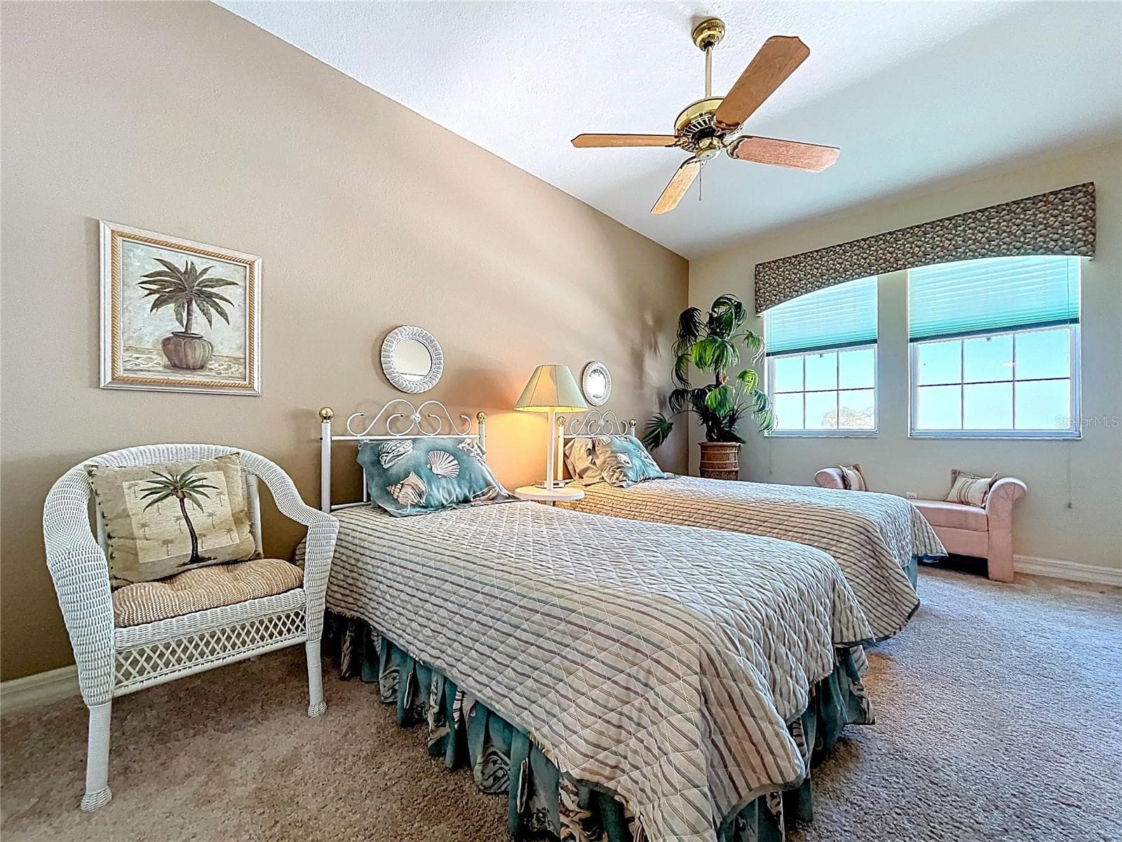 Condominium at 7 ISLAND PARK PL #204, DUNEDIN, photo 20 of 85