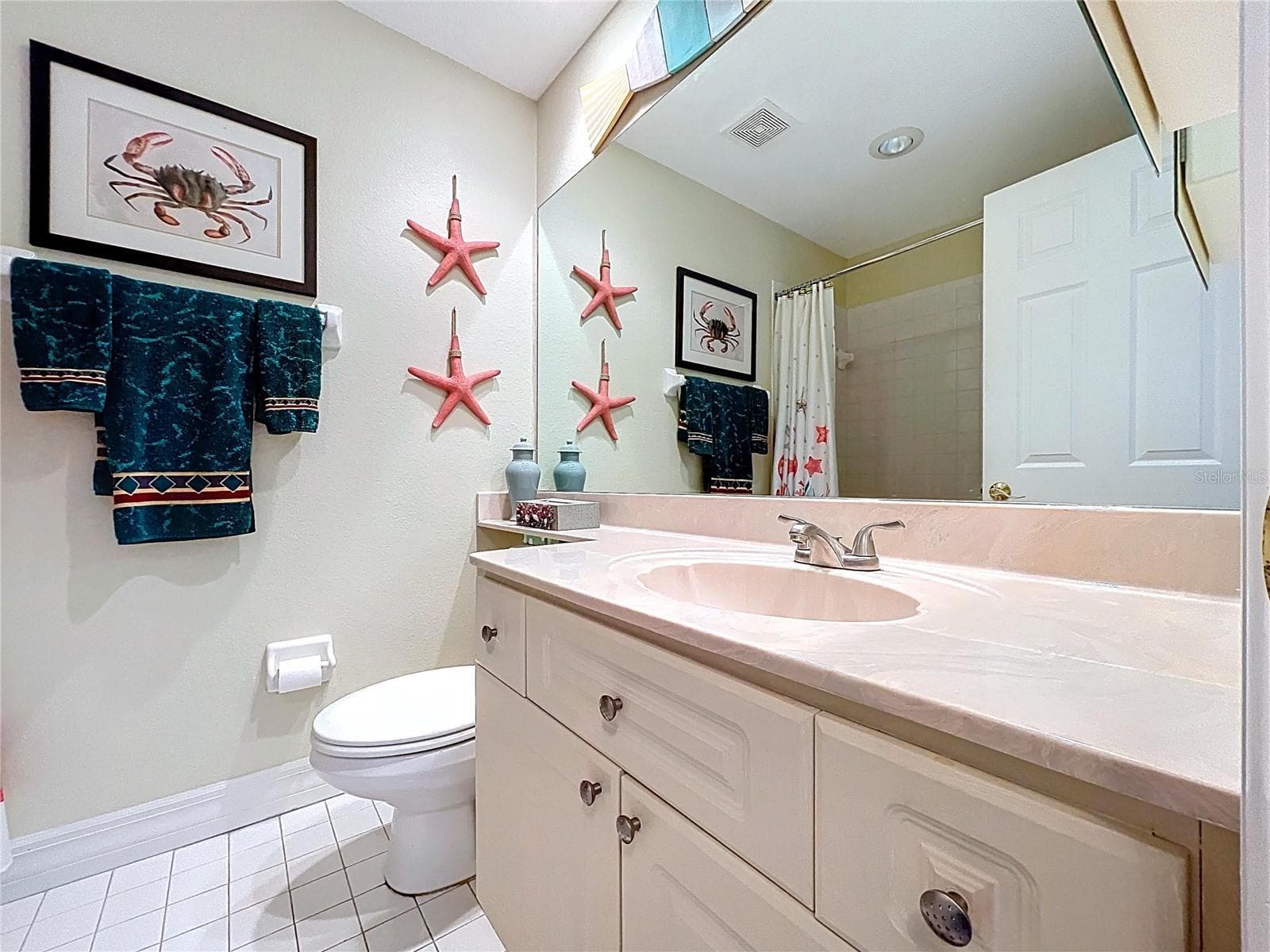 Condominium at 7 ISLAND PARK PL #204, DUNEDIN, photo 22 of 85