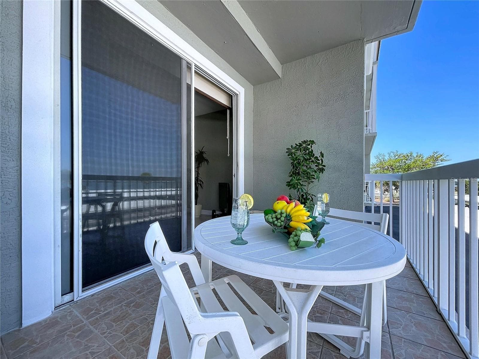 Condominium at 7 ISLAND PARK PL #204, DUNEDIN, photo 28 of 85
