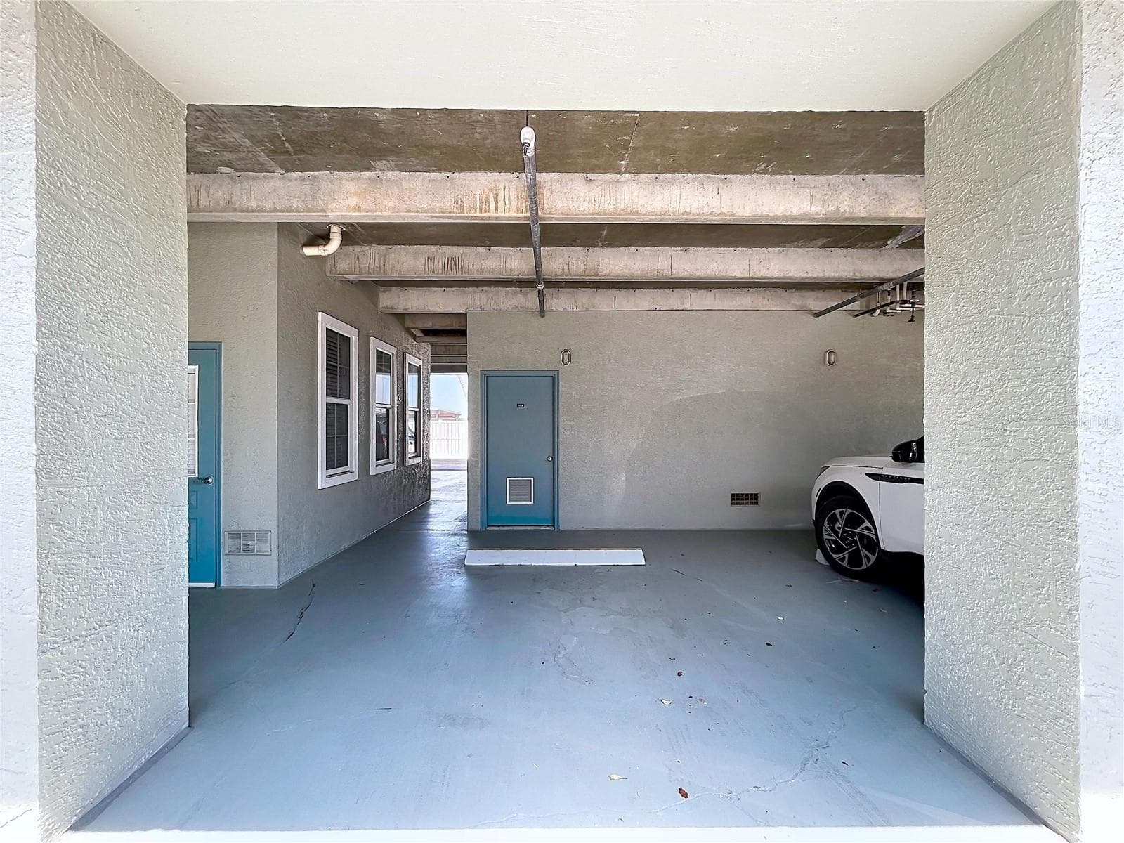 Condominium at 7 ISLAND PARK PL #204, DUNEDIN, photo 33 of 85