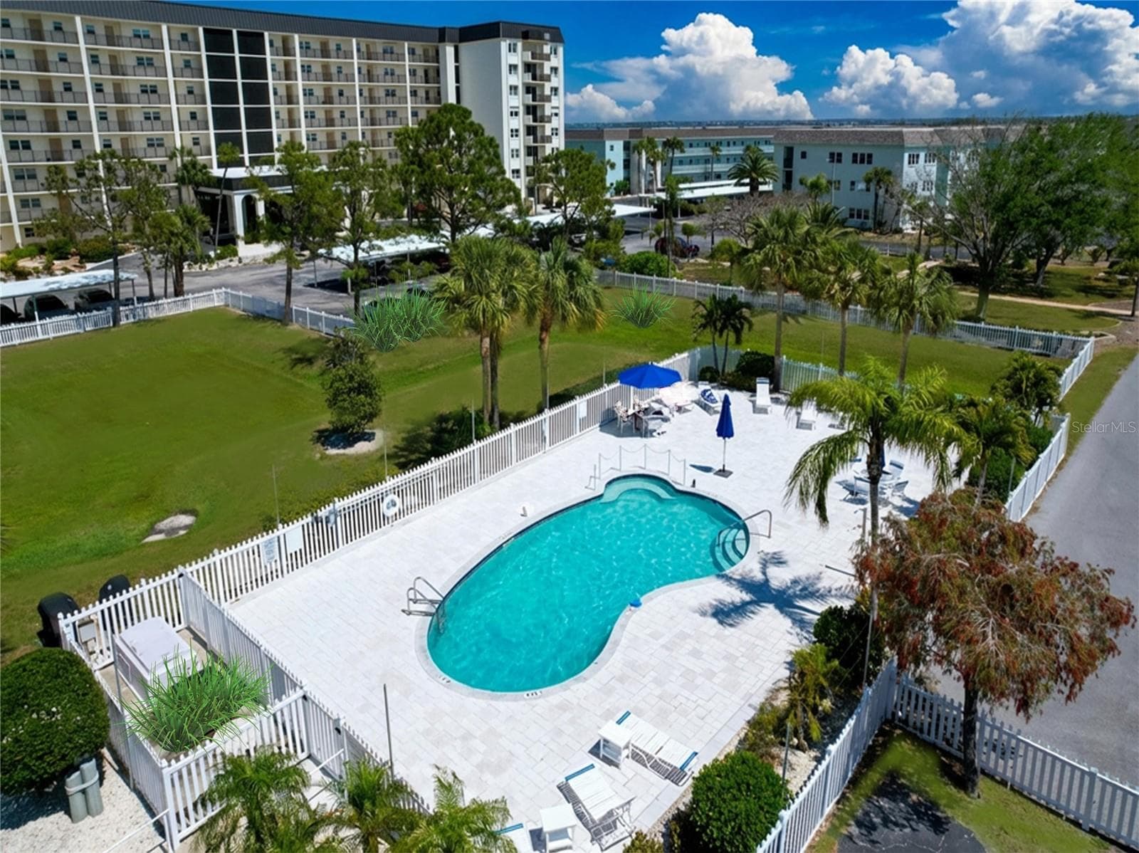 Condominium at 7 ISLAND PARK PL #204, DUNEDIN, photo 35 of 85