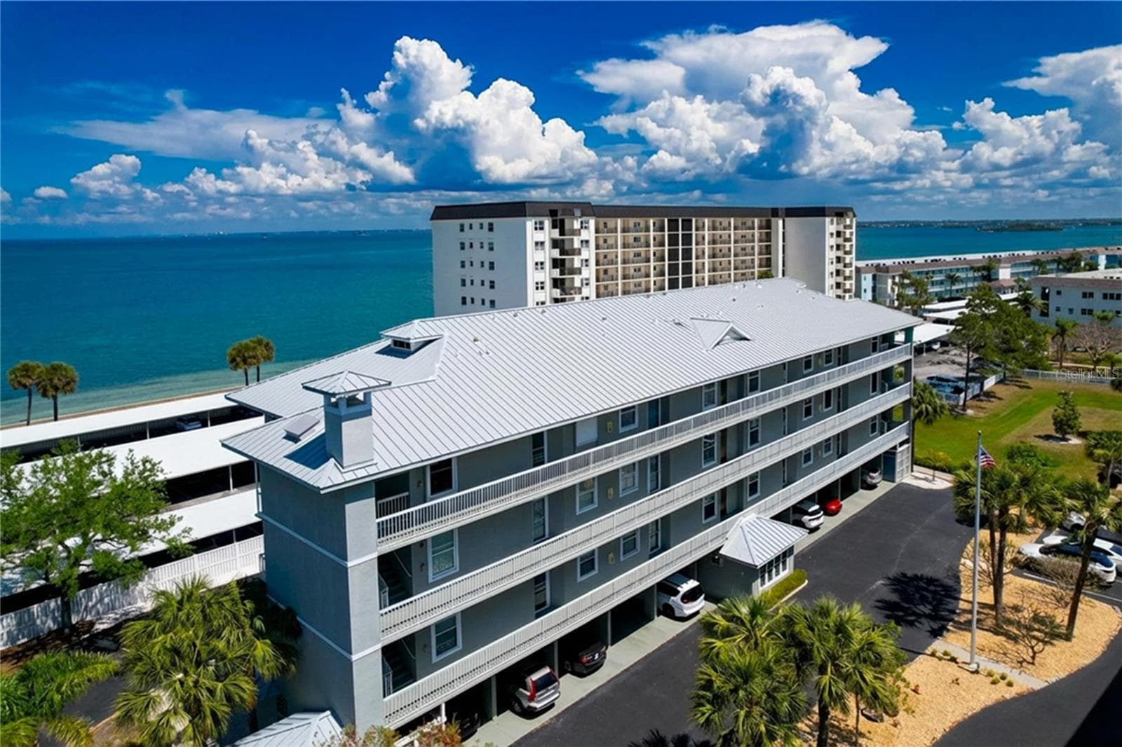 Condominium at 7 ISLAND PARK PL #204, DUNEDIN, photo 36 of 85