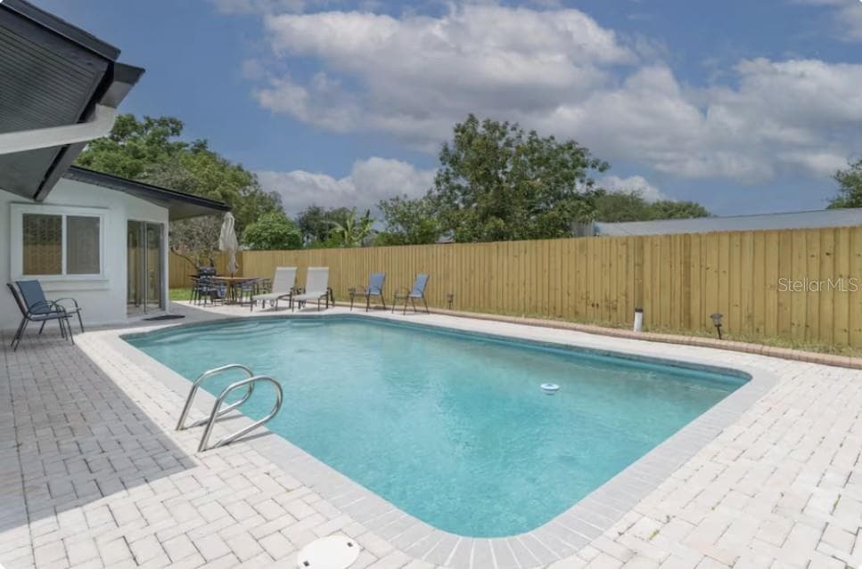 Single Family Residence at 8622 BAYLOR CIR, ORLANDO, photo 2 of 38