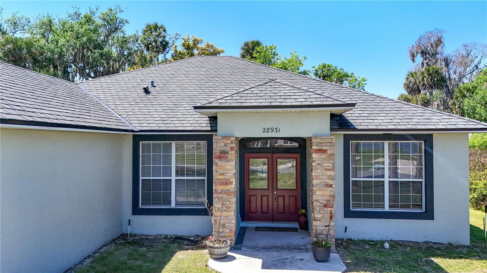 Single Family Residence at 28931 BEAUCLAIRE DR, TAVARES, photo 2 of 40