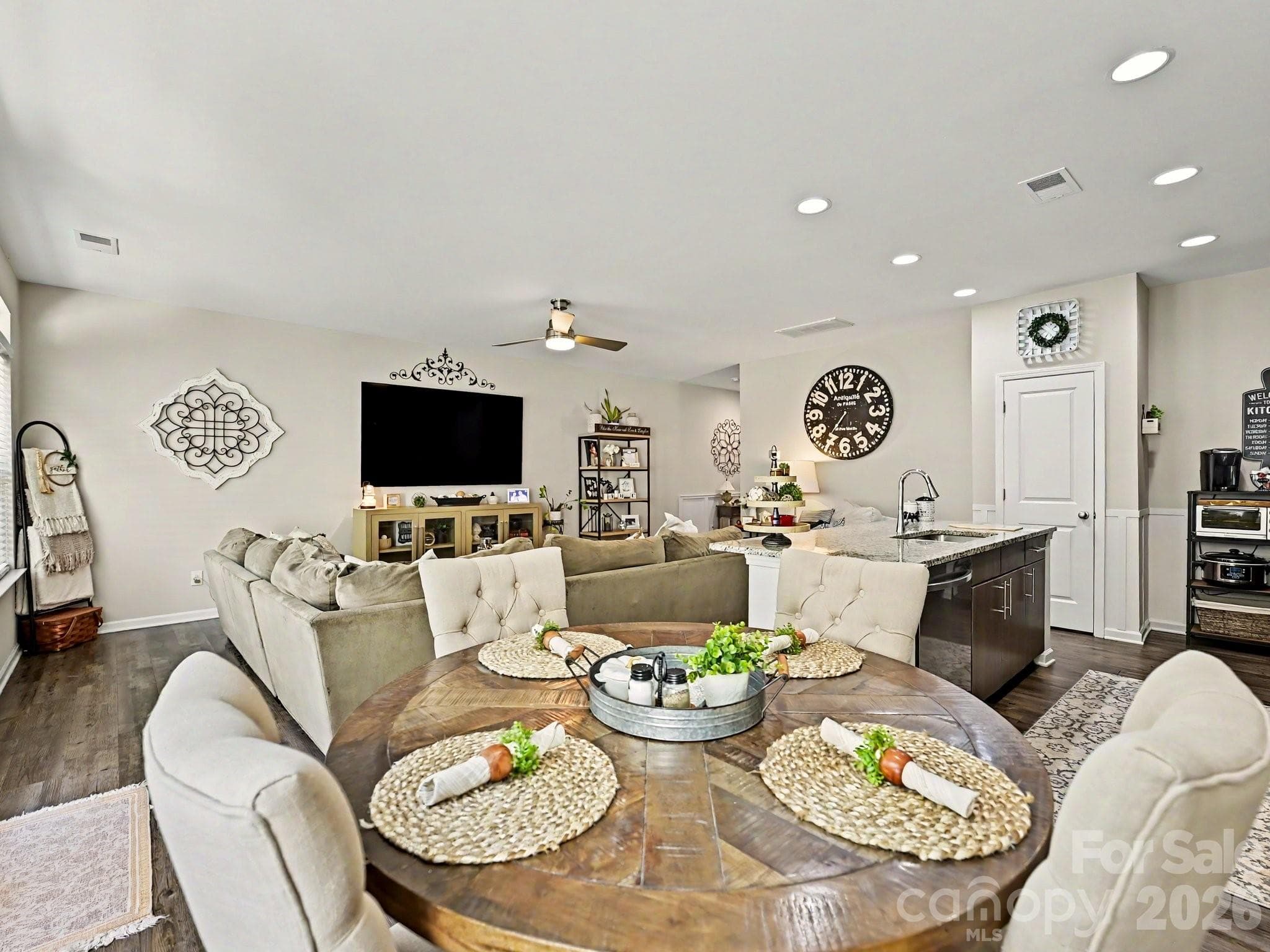 Breakfast area - Fort Mill