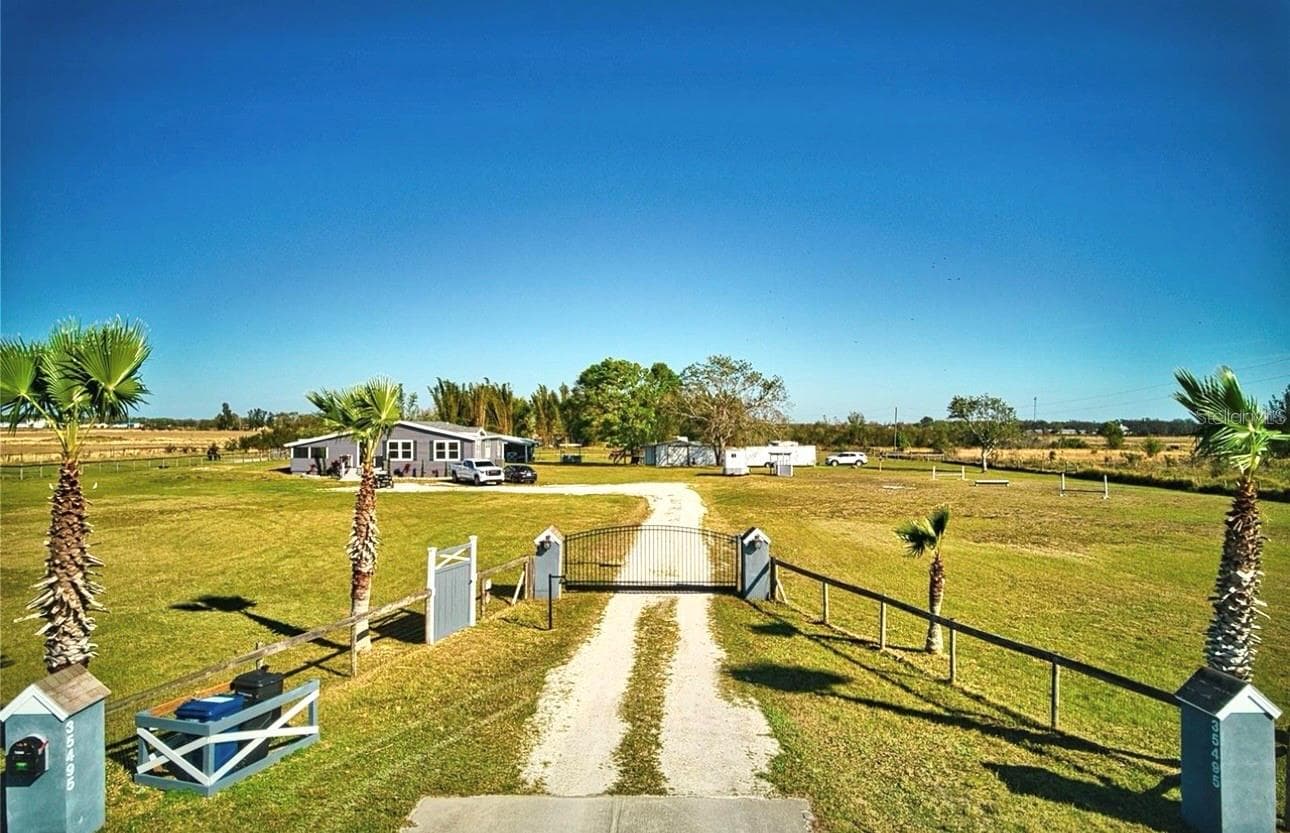 Font Driveway - 35495 SINGLETARY RD, MYAKKA CITY