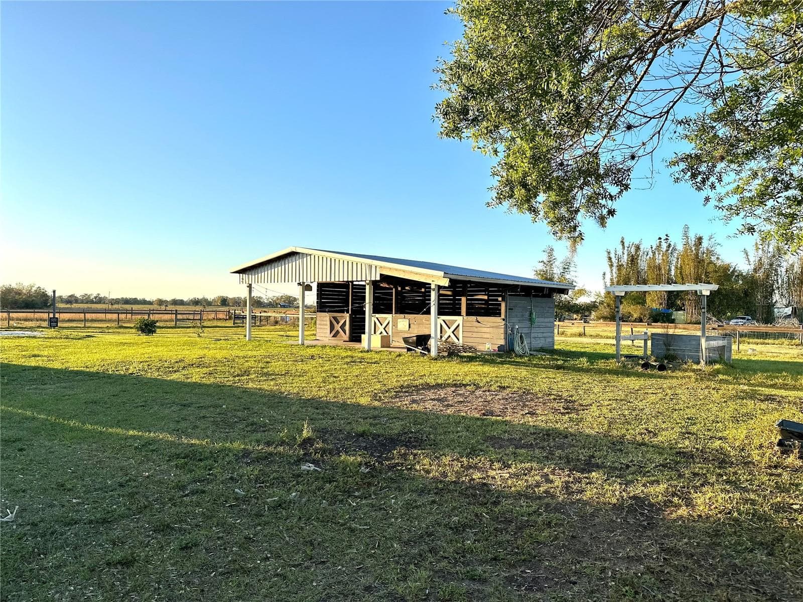 Horse Stalls - 35495 SINGLETARY RD, MYAKKA CITY