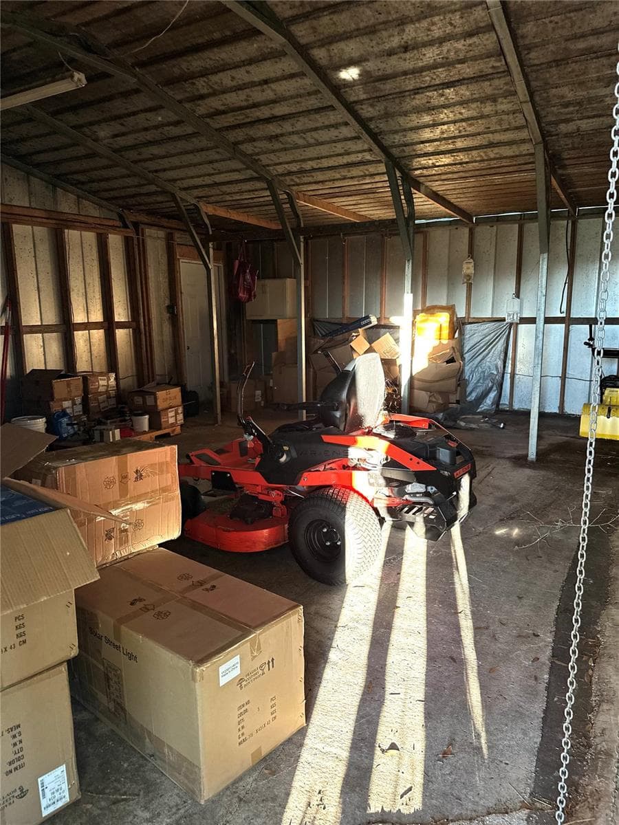 Garge Workshop - 35495 SINGLETARY RD, MYAKKA CITY