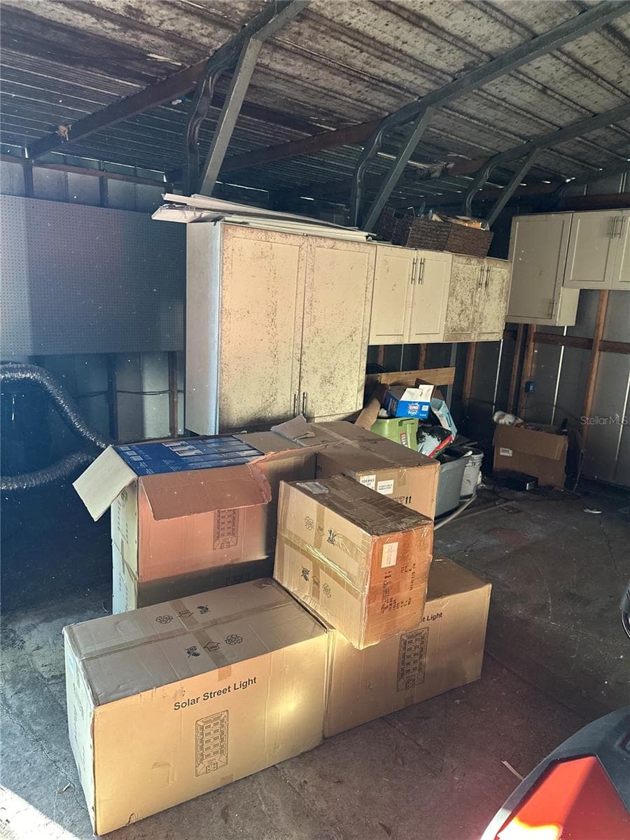 Garage Workshop - 35495 SINGLETARY RD, MYAKKA CITY