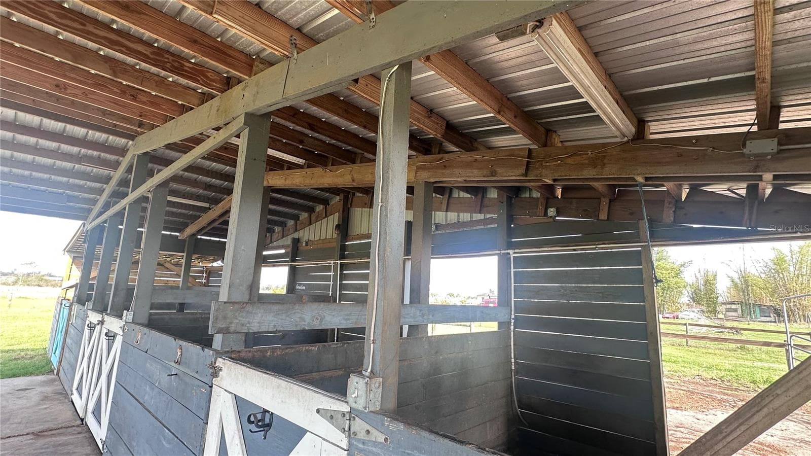 Stable - 35495 SINGLETARY RD, MYAKKA CITY