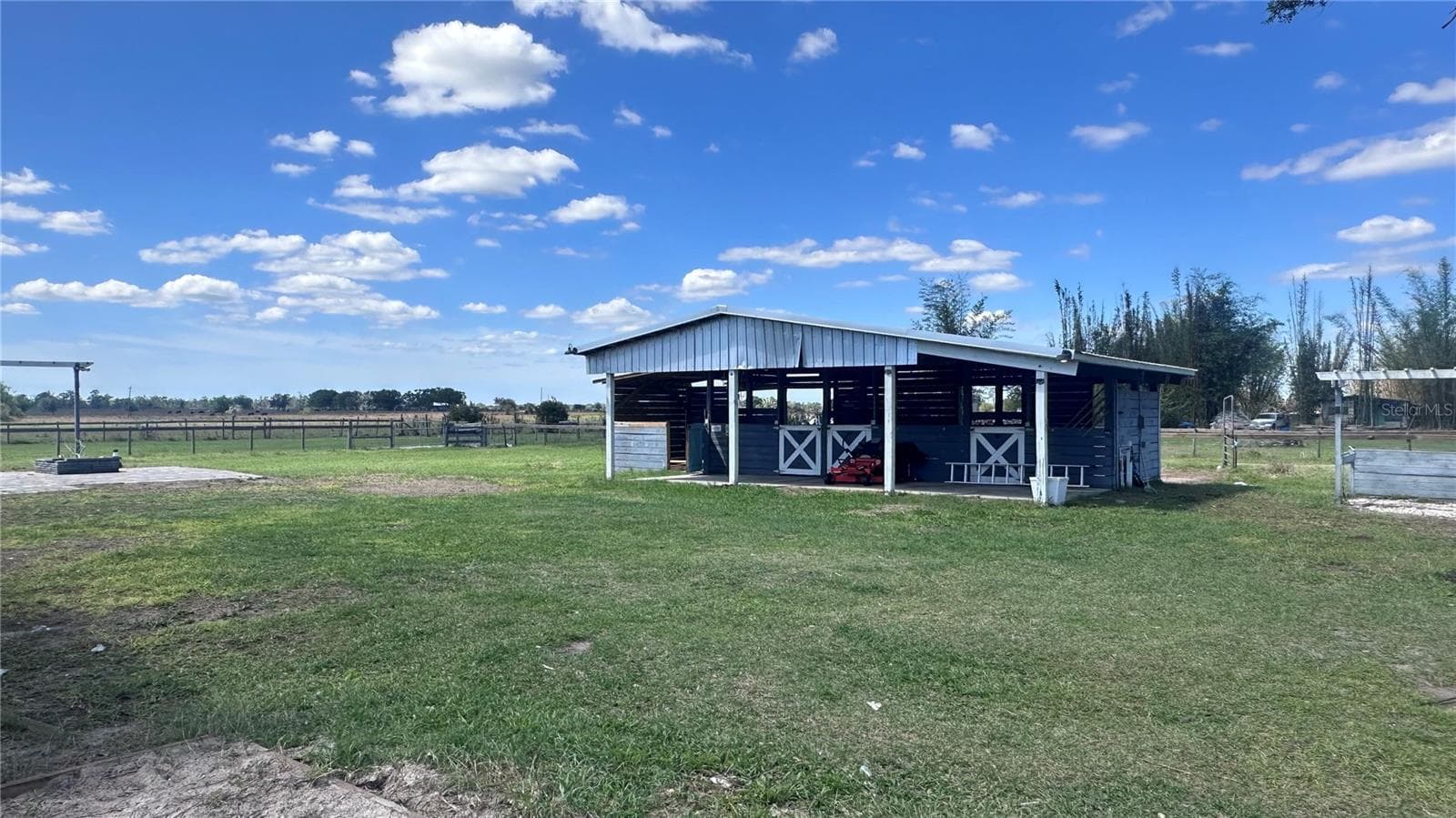 Stable - 35495 SINGLETARY RD, MYAKKA CITY