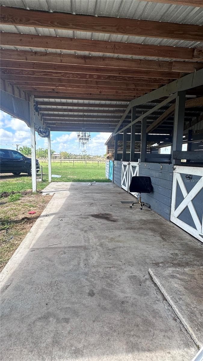 Stable - 35495 SINGLETARY RD, MYAKKA CITY