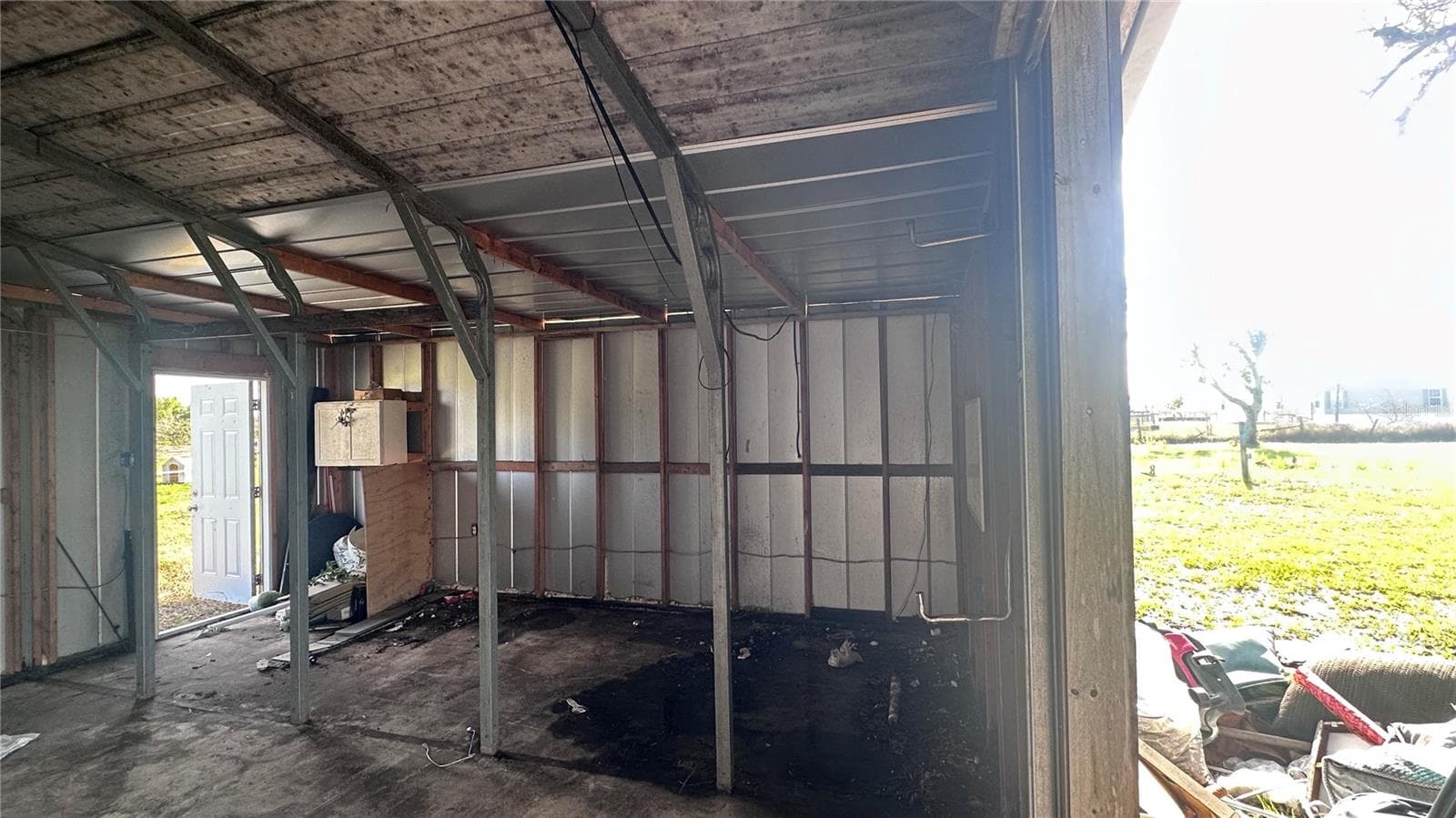 Garage - 35495 SINGLETARY RD, MYAKKA CITY