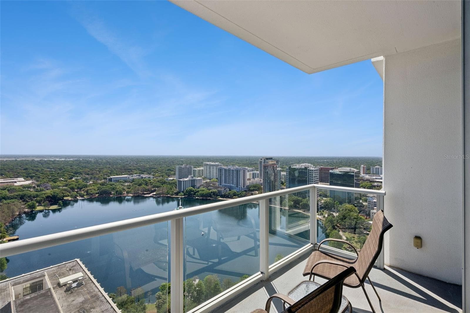 Overlooking Lake Eola and the Orlando skyline - 150 E ROBINSON ST #2709, ORLANDO