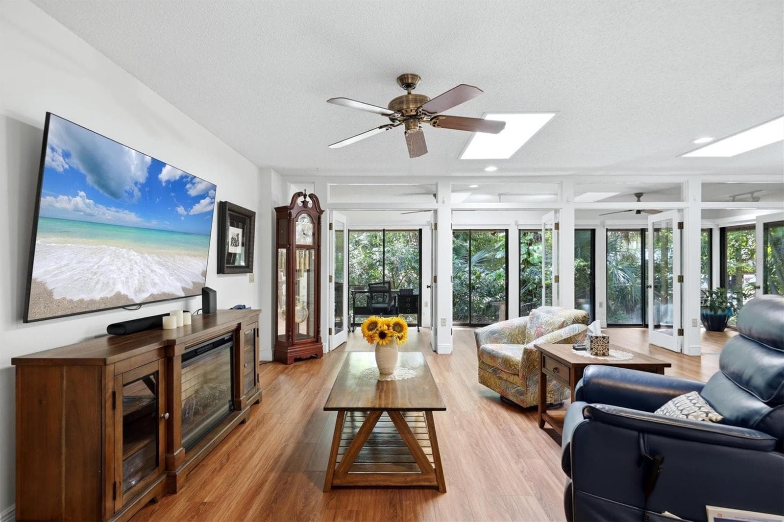 Living room - 3351 THORNWOOD RD #3351, SARASOTA