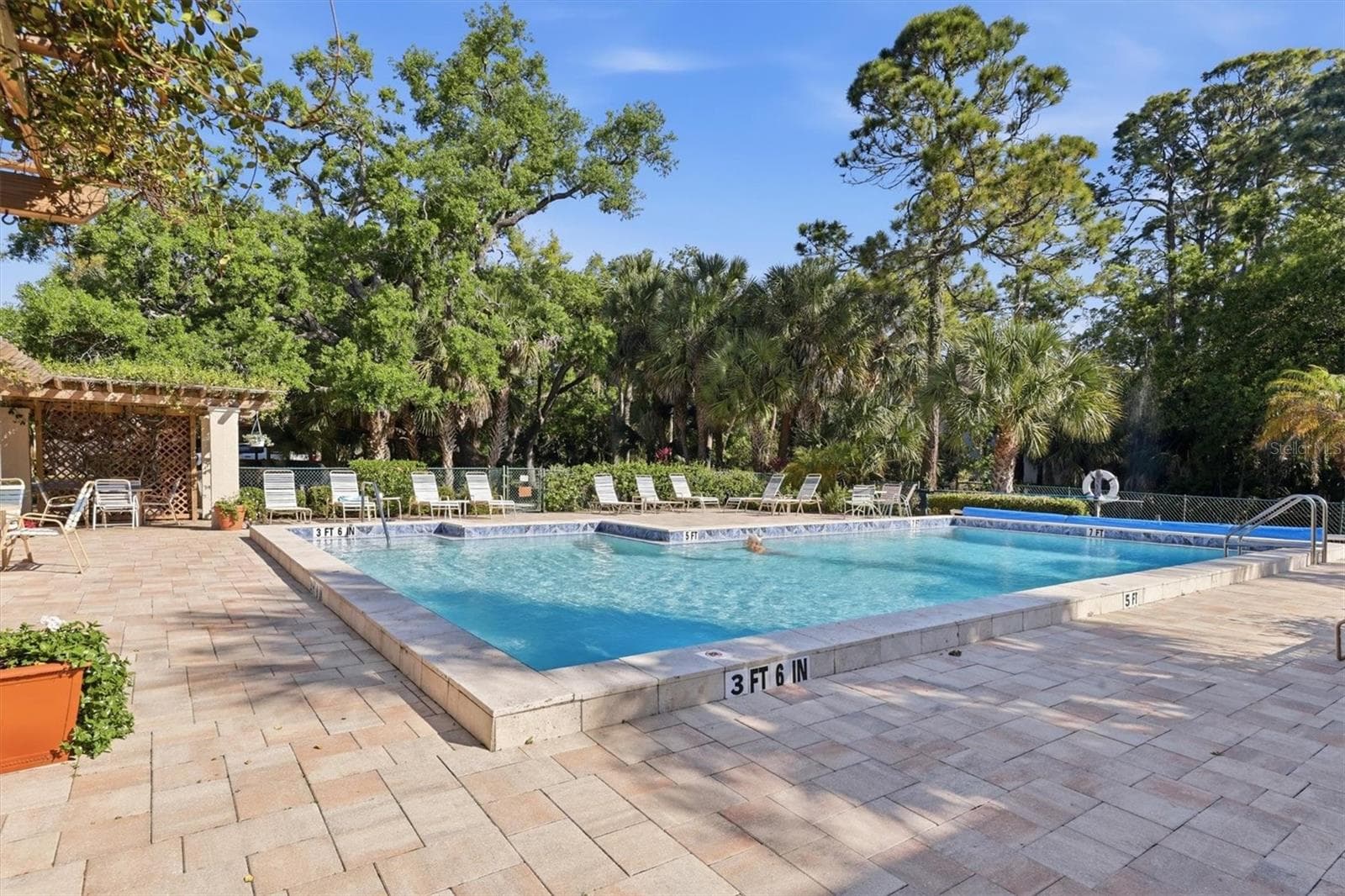 Heated community pool - 3351 THORNWOOD RD #3351, SARASOTA