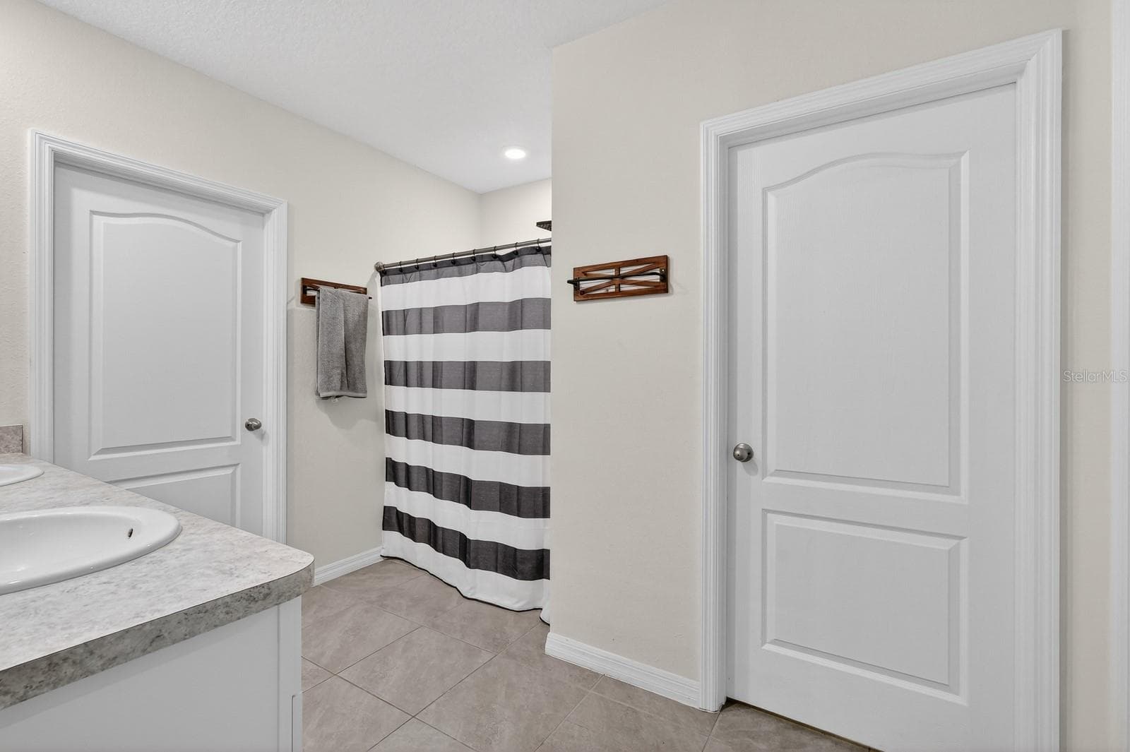 Single Family Residence at 1809 MYRTLEBROOKE DR, EDGEWATER, photo 21 of 59