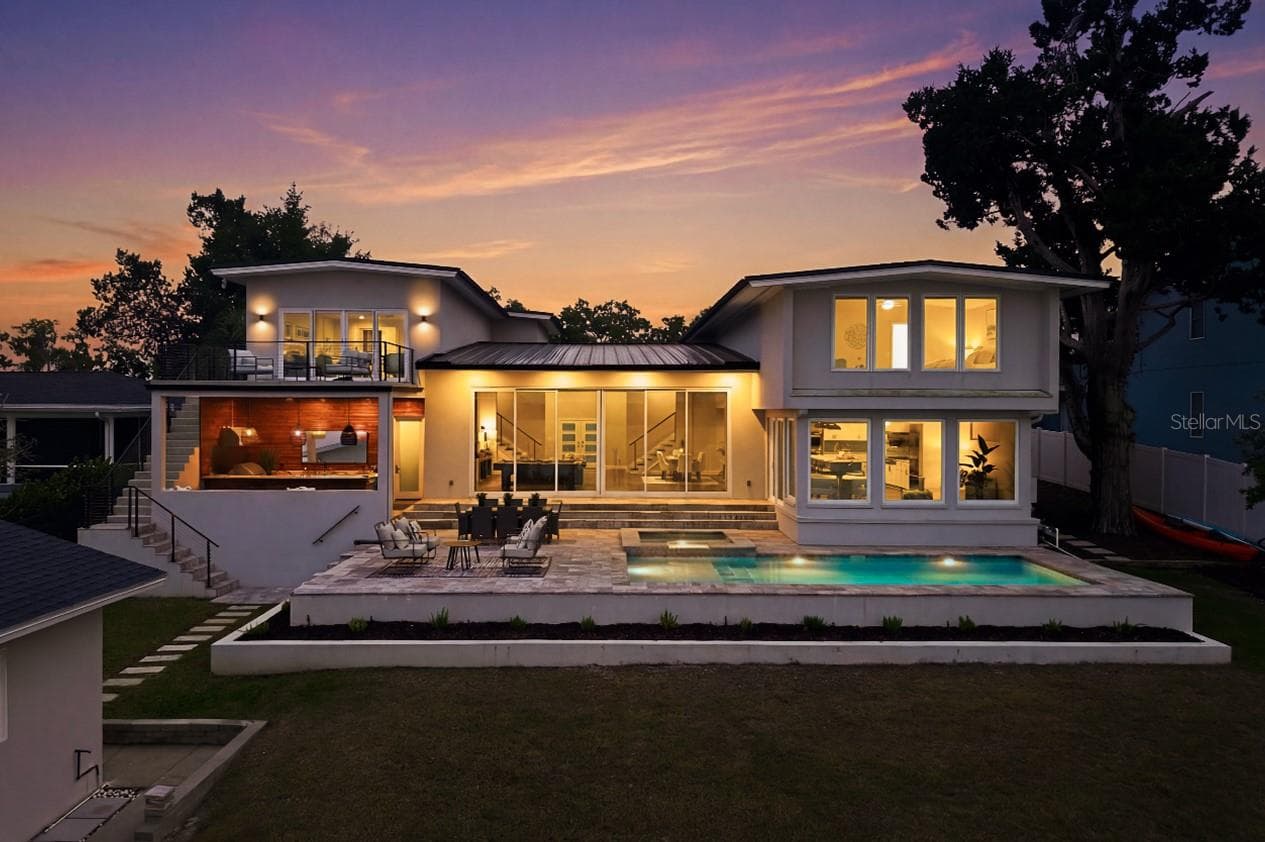 Back Exterior Evening - 915 BAYSHORE DR, TARPON SPRINGS