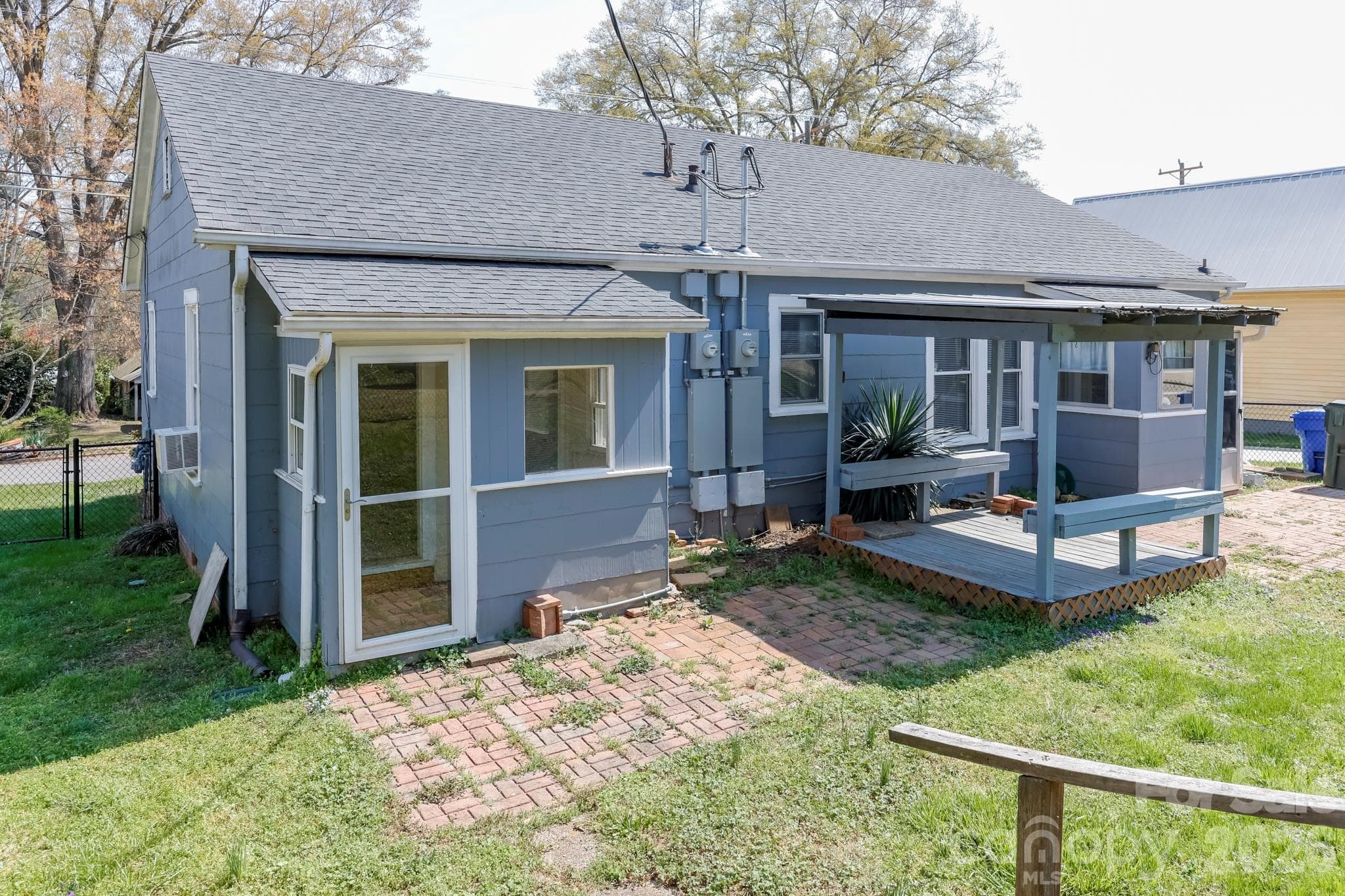 Rear - Rutherfordton