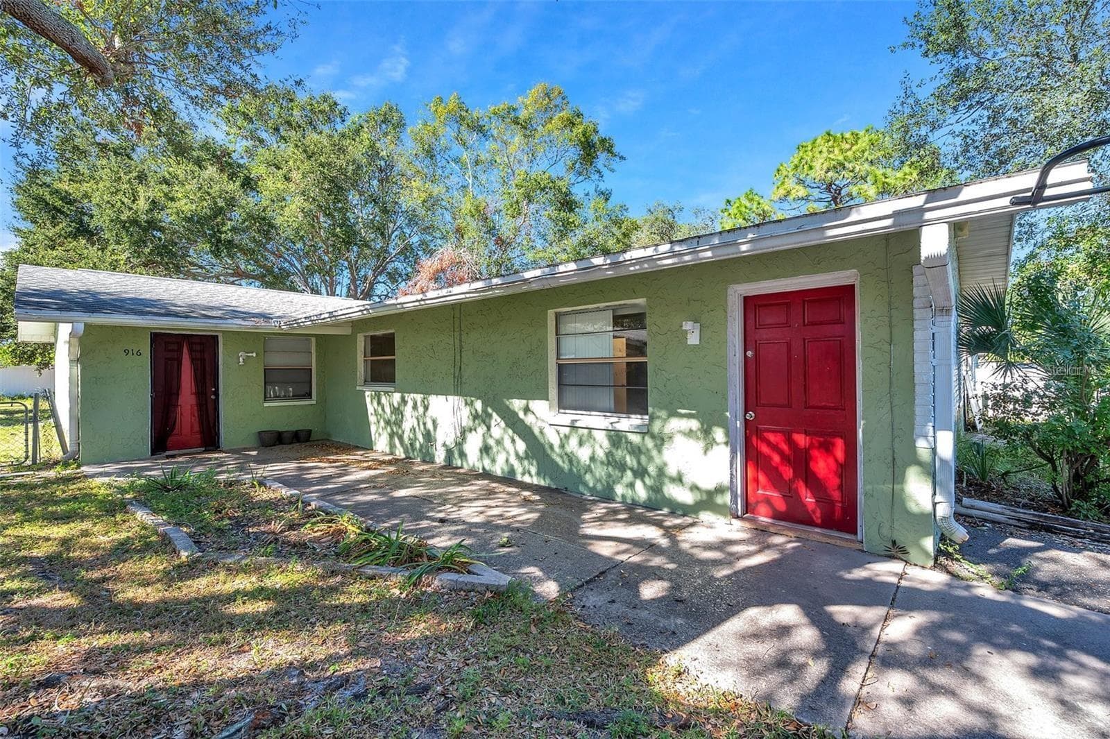 Duplex at 914 LAKE PALMS DR, LARGO, photo 2 of 26