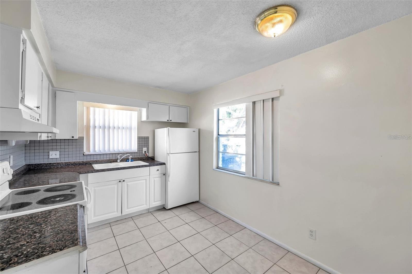 Duplex at 914 LAKE PALMS DR, LARGO, photo 11 of 26