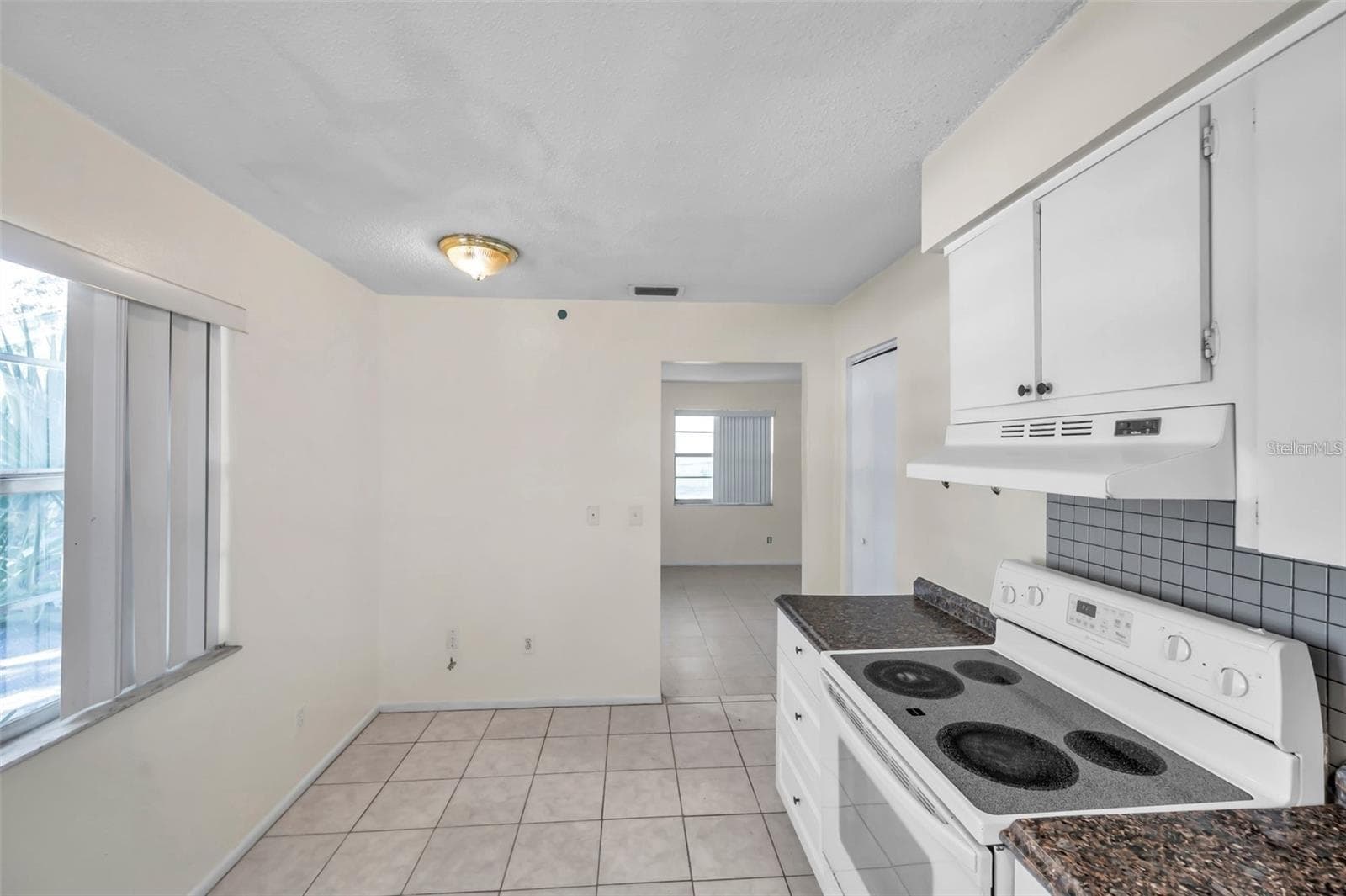 Duplex at 914 LAKE PALMS DR, LARGO, photo 16 of 26